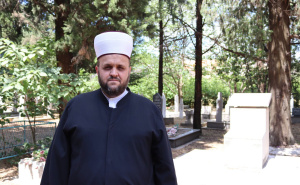 Dino ef. Maksumić na ostavljanje svinjske glave kod mezarja: "Osude nisu dovoljne"