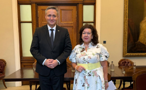 Bećirović u Londonu održao sastanak sa specijalnom izaslanicom UK Karen Pierce