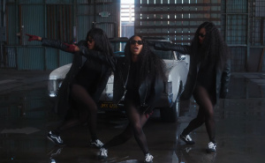 The Womack Sisters – Chauffeur