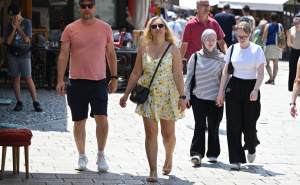 Ljetna atmosfera u Sarajevu: Osvježenje se traži na svakom koraku