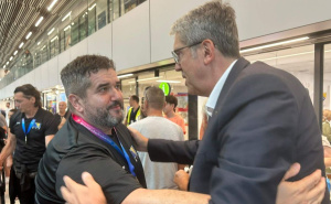 Srebreni odbojkaši se vratili kući: Jedini ih dočekao gradonačelnik Sarajeva Samir Avdić