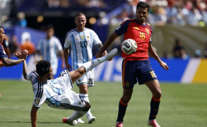 (Uživo) Španija 1:0 Argentina: Španci na korak do trona, Argentina bezopasna