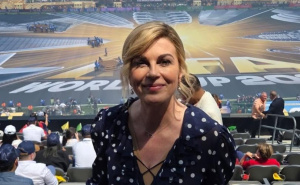 Kolinda Grabar-Kitarović pratila finale Svjetskog prvenstva, pohvalila se "zlatnom narukvicom"
