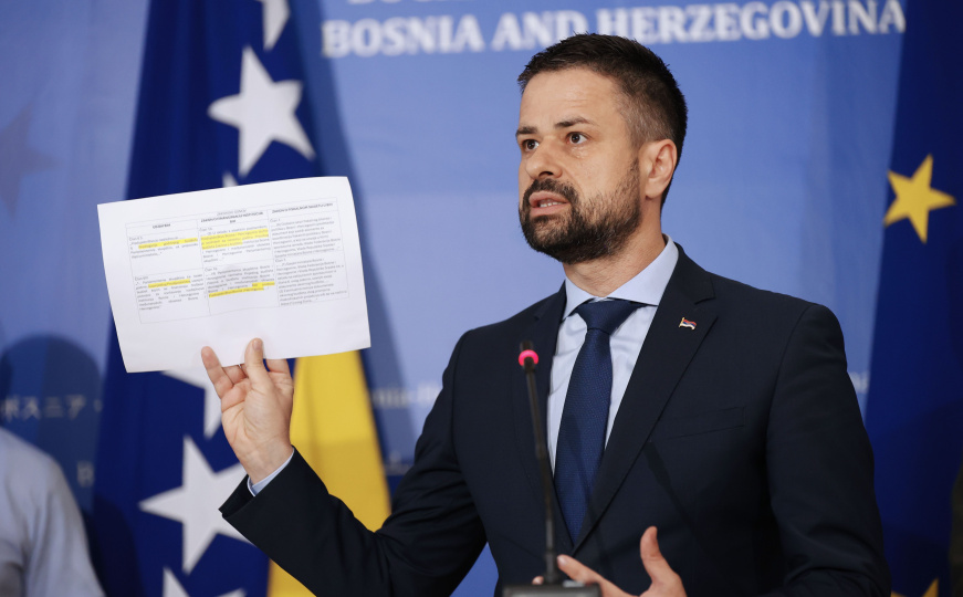 Amidžić: " Kilometarske kolone na graničnim prelazima su posljedica političkih blokada"