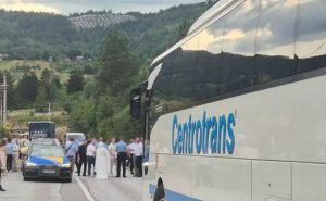 Obustavljen saobraćaj na putu Sarajevo–Sokolac: Fizički se sukobilo više lica
