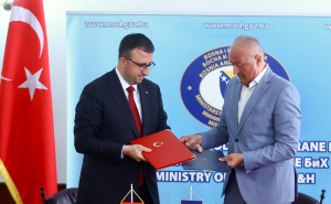 Helez potpisao ugovor o nabavci 10 antidron pušaka: "Još jedan veliki korak za Oružane snage BiH"