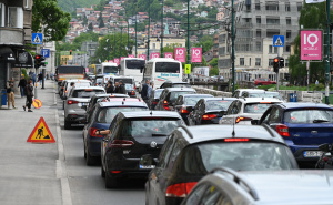Mnogi vozači u BiH ovo ne znaju: Bez stikera na staklu prijete kazne do 1.000 KM