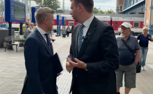 Pogledajte reakciju mađarskog premijera: Muškarac pljunuo Petera Magyara na ulici