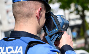 Upozorenje za one koji putuju na more u CG: Policija dronovima snima prekršaje u saobraćaju