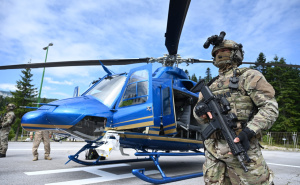MUP KS predstavio prvi helikopter u historiji: Zavirite u njegovu unutrašnjost