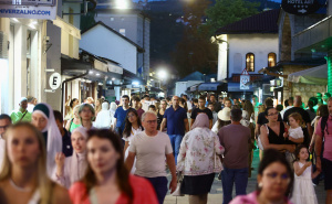Sarajevske vrele noći: Prošetajte sa nama ulicama krcatog glavnog grada