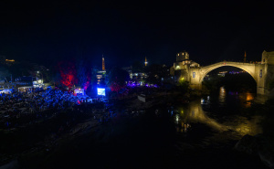 Najdublji skok i Mostar Sevdah Reunion otvorili 10. Red Bull Cliff Diving u Mostaru