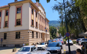 Velika saobraćajna gužva uoči koncerta Dine Merlina: Zastoj u strogom centru grada