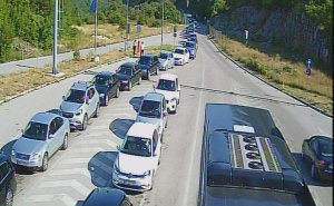Haos na cestama i granicama BiH: Kolone kilometarske, magistrala kod Bihaća zatvorena