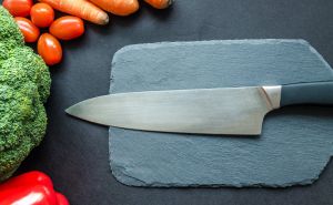 Poznati kuhar otkriva: Koje daske za rezanje su bolje, drvene ili plastične?