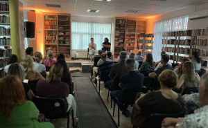 Nezaboravno književno veče: Andrej Nikolaidis u Brezi promovisao roman "Safari u Sarajevu"