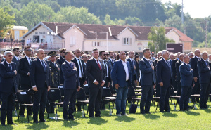 Sramotne scene iz Knina: Tokom obilježavanja godišnjice 'Oluje' uzvikivali "Za dom spremni"