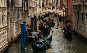 Stoljetni zanat pred nestankom: U Veneciji sve manje majstora za izradu gondola