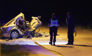 Stravična nesreća u Zagrebu: Automobil se prepolovio, jedna osoba poginula