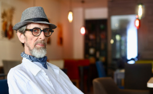 MALI ŽIVOTOPISI | Semezdin Mehmedinović: Limena kutija s drvenim bojicama