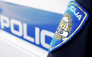 Muž pronašao snimke: Pokrenut postupak protiv policajca zbog odnosa u službenom autu