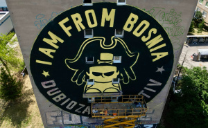Sarajevo jutros osvanulo uz "I am from Bosnia": Novi mural privukao pažnju