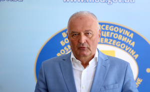 Helez osudio vandalizam na katoličkom groblju kod Travnika: "Bezuman, kukavički i nečovječan čin"
