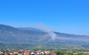 Požar kod Bihaća se širi, zbog miniranog područja gašenje nije moguće