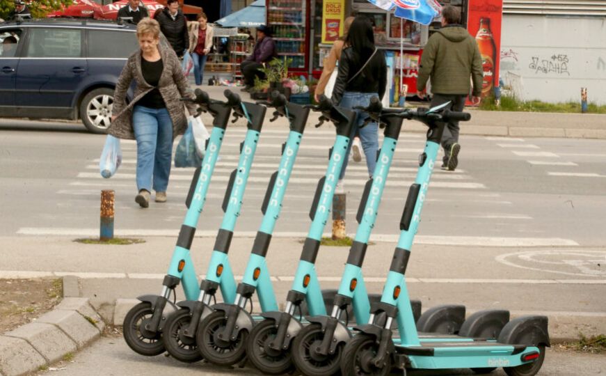 Kraj poslovanja: Plavi električni romobili uskoro nestaju s ulica bh. grada