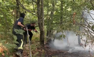 Teška situacija kod Sanskog Mosta: Vatra prijeti kućama, građani i vatrogasci u borbi s plamenom