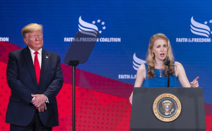Skandal potresa Bijelu kuću: Ko je 35-godišnja Natalie Harp koja je stalno uz Trumpa?