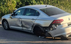 Nesreća kod Ljubuškog: Učestvovala tri vozila, saobraćaj potpuno obustavljen