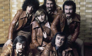 "Dođi u pet do pet": Hit Ambasadora koji i danas budi nostalgiju za nekim drugim vremenima