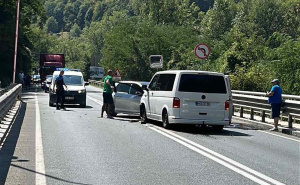 Teška saobraćajna nesreća ispred tunela Vranduk: Saoraćaj u potpunosti obustavljen, ima povrijeđenih