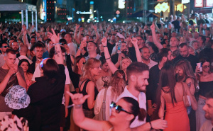 Sarajevo pleše uz ritam DJ Solomuna: Noć za pamćenje ispred Vječne vatre
