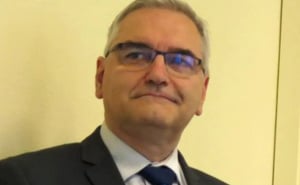 Francuski službenik pod istragom: Gotovo 250 žena tvrdi da ih je drogirao na razgovorima za posao