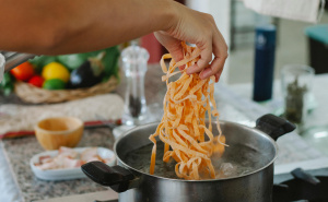 Tradicionalni rimski specijalitet "Cacio e Pepe": Italijanski kuhar otkriva