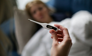 TikTok, Google, AI ili farmaceut: Kome roditelji vjeruju kada dijete dobije temperaturu?