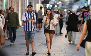 Nedjelja u Sarajevu: Vrućina ne zaustavlja šetnju gradom, sladoled i dobre outfite