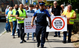 Protest nastavljen ispred sjedišta Delegacije EU u BiH: Prijevoznici traže hitno ispunjenje zahtjeva