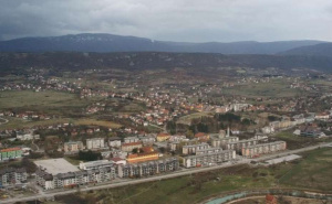 Alarm u Drvaru: Gradom se širi nesnosan smrad, građani prijavljuju peckanje očiju i gušenje