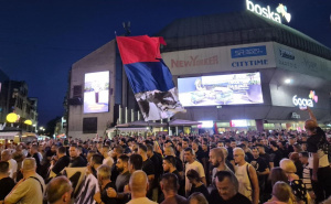 Sramotni prizori iz Banje Luke: Veliki broj okupljenih obilježili smrt zločinca Ratka Mladića