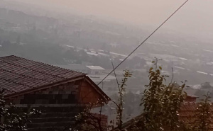 Požar na Bjelašnici još nije ugašen: Velike količine dima nadvile se nad Sarajevom