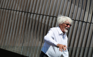 Bernie Ecclestone uhapšen na aerodromu u Portugalu: Policija mu pronašla pušku