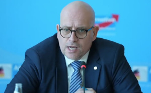 Šta kaže političar iz AfD-a o krvniku Mladiću i Aleksandru Vučiću?