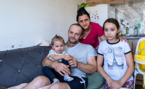 Udruženje Pomozi.ba pokrenulo apel za porodicu Selimbašić iz Kladnja: Djeca imaju samo jednu želju