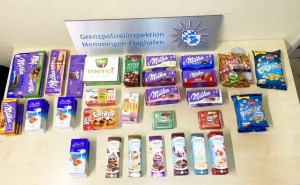 Nevjerovatan prizor na aerodromu: Rumun pokušao u koferu pronijeti 15 kilograma slatkiša