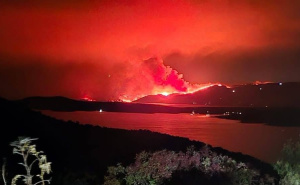 Dramatična noć na Braču: Evakuisano 200 ljudi, ima najgorjelih objekata, kanaderi uskoro kreću