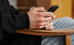 Dječak, TikTok i osjećaj bespomoćnosti: Kako izgleda online nasilje?