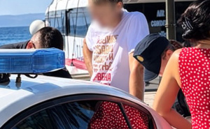 Obukao majicu Crvene zvezde u Makarskoj: Napali ga i bacili u more